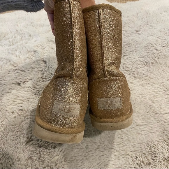Ugg’s Gold sparkle glitter 5 Women’s - Picture 5 of 8